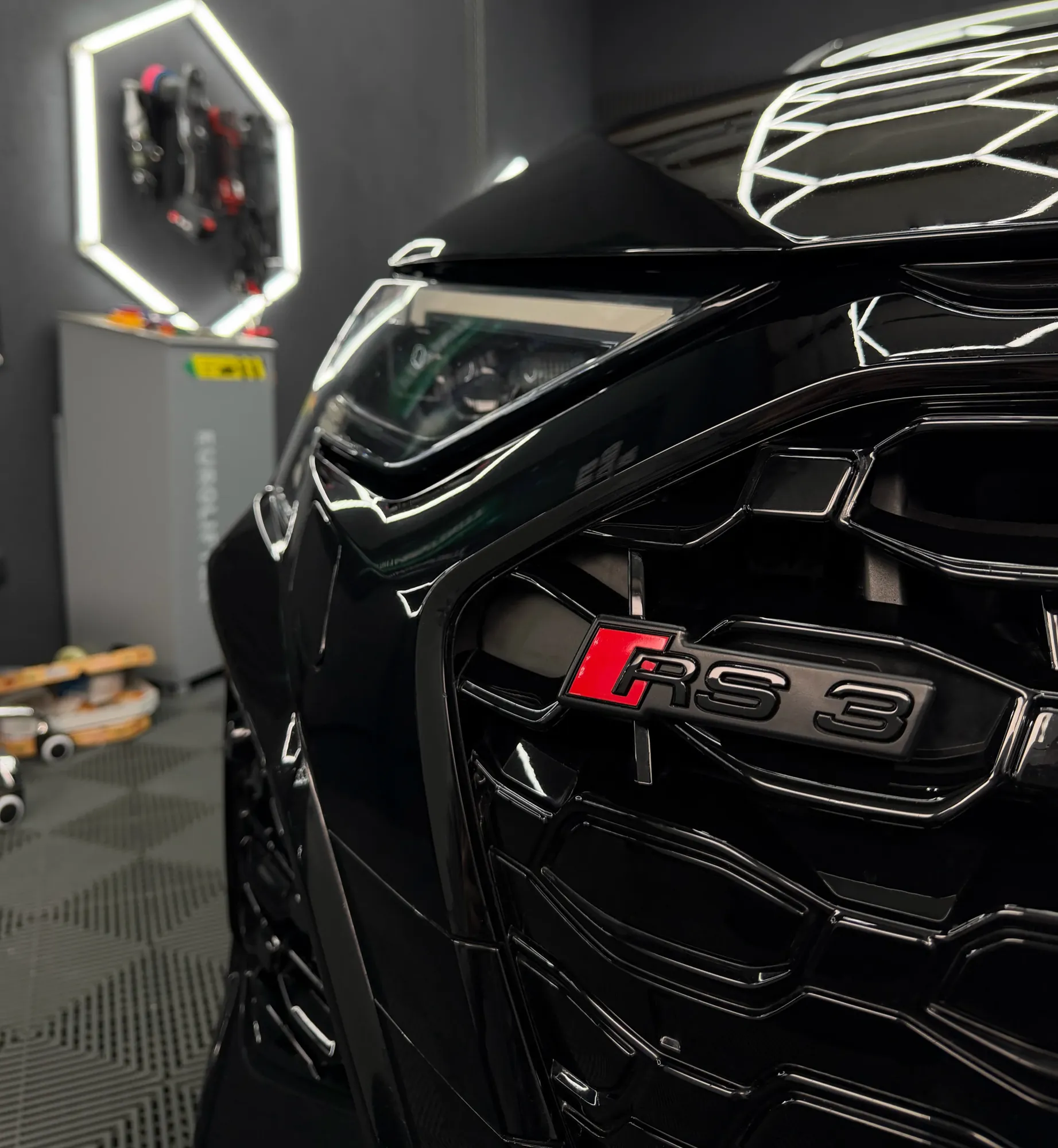 Fahrzeugaufbereitung für Autohäuser Referenz 3 von VELAR